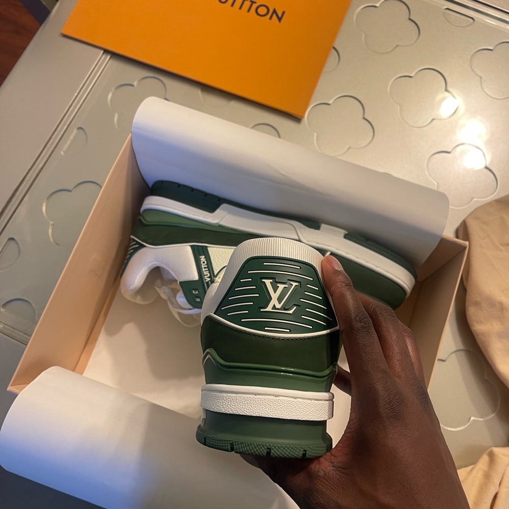 LV Runners size 13 for Sale Brand New, never worn, need to get rid of them - Picture 5 of 11